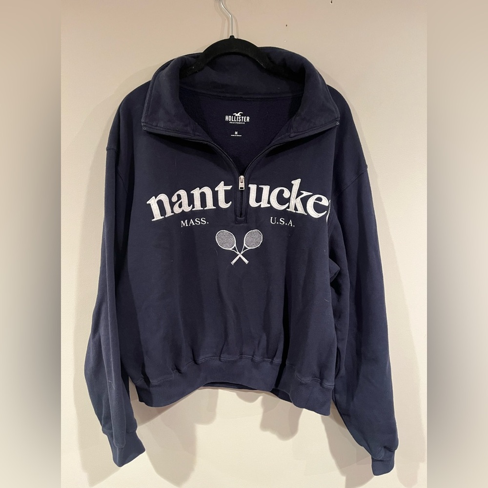 Hollister Nantucket size medium